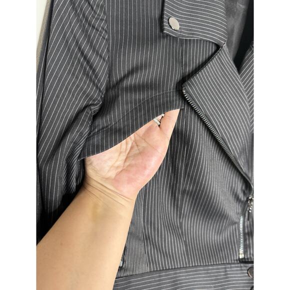 Bebe Women's Jacket Sz 6 Moto Cropped Pinstripe Bikercore Grunge Goth - Picture 7 of 16